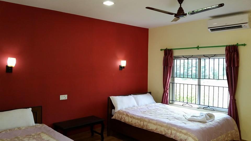 Chitwan Safari Camp & Lodge Sauraha Extérieur photo